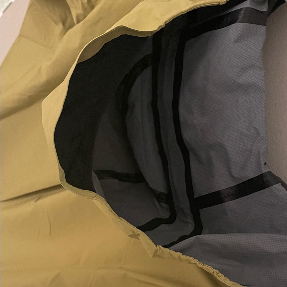 ASICS Raincoat - Picture 6 of 6